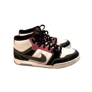 Men’s Size 9.5 Nike Air Mogan lace up, hi-top skate shoe